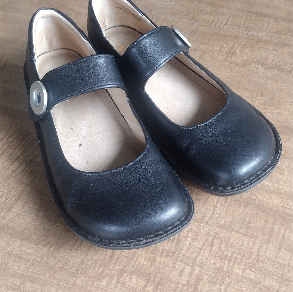 Alegria Paloma  Black  Mary Jane Shoes. In good Used Condition